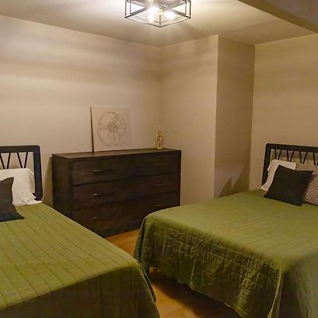 Twelve Pines Resort - South Lodge With Private Pier On Catfish Lake Eagle River Exteriör bild
